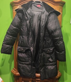 Czarna ciepła kurtka zimowa z kapturem/kołnierz - 2