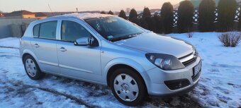 Opel Astra  h 1,4 benzyna - 2