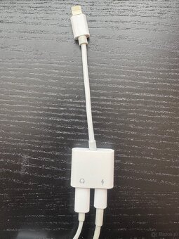 Adapter Lightning 2w1 do iPhone'a – słuchawki + ładowanie - 2