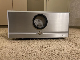 Pass Labs X250.8 ( Price : 3500 EUR ) - 2