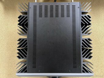 Pass Labs X350.8 ( Price : 3700 EUR ) - 2