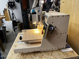 Frezarka CNC Oryginalna od LifeLatitudes (YouTube) 3 osie z - 2