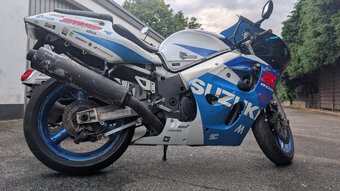 Suzuzki R GSX 600 SRAD - 2