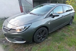 Sprzedam Opel Astra kombi 1,2 Turbo - 2