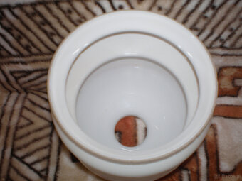 Używany, w dobrym stanie klosz z PRL-u. - 2