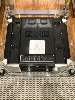 Simaudio Moon 700i V1 ( Price : 1900 EUR ) - 2