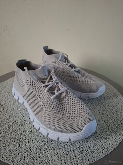 Buty sportowe damskie - 2
