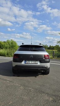 Samochód osobowy - 2