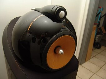 Bowers & Wilkins 802 Nautilus - 2