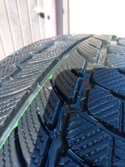 Opony 215/65/16 r 98 h m+s SNOWTOUR POWEPTRAC bieżnik ok 7 m - 2
