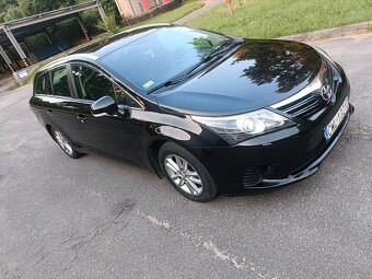 Toyota Avensis 1.6 benzyna gaz 2013 - 2