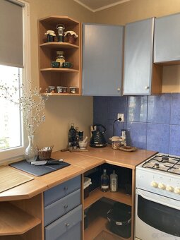 Kawalerka 40m2 oddzielna kuchnia i duży balkon. - 2