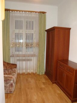 BEZPOŚREDNIO wynajmę kawalerkę Kraków CENTRUM - 2