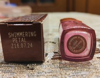 Pielęgnacyjny olejek do ust Shimmering Petal 7ml - 2