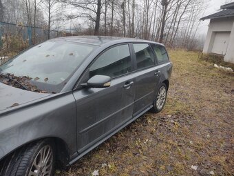 Sprzedam samochód marki Volvo v50 - 2