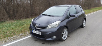 Yaris 1,4 D 90KM Comfort 2012r 186 800 km NAVI kamera zarej. - 2