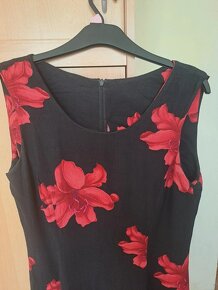 Śliczna czarna w czerwone kwiaty sukienka rozmiar 42 firmy C - 2