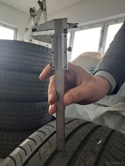 Opony letnie Opony Dunlop 235/45/R18 94Y SP Sport Maxx 050 - 2