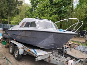 Motorówka kabinowa - 2