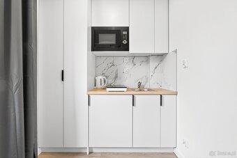 Nowoczesny pokój z łazienką i balkonem przy uczelni. - 2