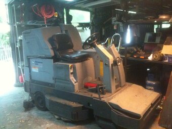 Maszyna Adwance do czyszczenia posadzek na akumulatory - 2