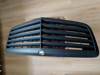 Gryl Mercedes E klasa 211 lift/ i 212. - 2