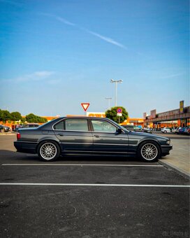 BMW e38 740iL - 2
