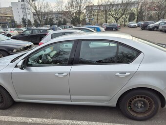 SKODA OCTAVIA POLSKI SALON - 2
