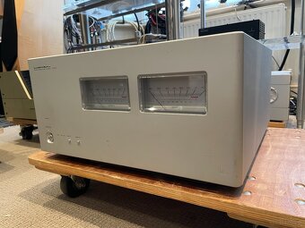 Luxman M900u - (Price: 4500 EUR) - 2