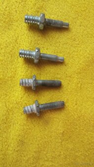 Śrubki montażowe tylnych lamp opel astra g - 2