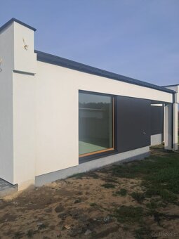 Nowoczesny dom w zabudowie bliźniaczej – 91 m², Chełmce - 2