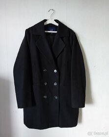 Czarny płaszcz - 2