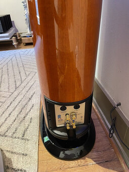 Revel Ultima Salon 2  ---- Price: 3500 EUR - 2