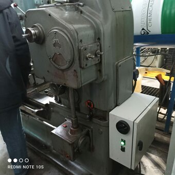 Dlutownica pionowa TOS HOV25 - 2