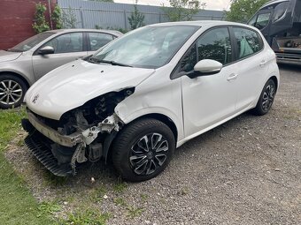 Peugeot 208 1.0i, r.2015, klimatyzacja - 2