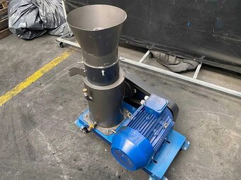 OKAZJA Powystawowa peleciarka DR-200 o mocy 7,5 kW - 2