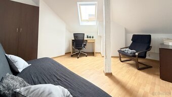 Na sprzedaż kawalerka na Wildzie tuż koło przystanku - 2