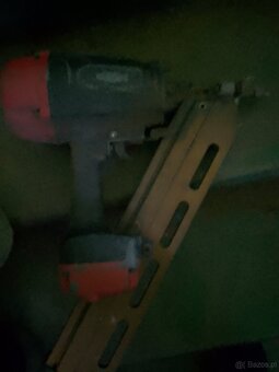 Gwoździarka duża do 100 mm gwoździe, sprżedam - 2