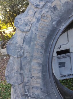 Trelleborg TM1000 710/75 r42 Opona wzmocniona do naprawy - 2