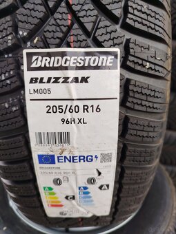 A96# Opony NOWE Zimowe 205/60/16" Bridgestone - 2