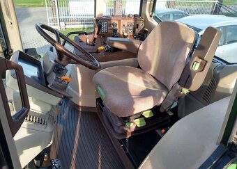 Ciągnik rolniczy John Deere 6920 z napędem na cztery koła z - 2