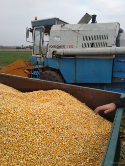 E 512, kukuřičná výbava - 2