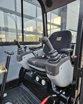 Sprzedam minikoparkę Caterpillar 301.7 D - 2