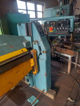 zaginarka do blachy - hydrauliczna - typu XONM 2000/2B - 2