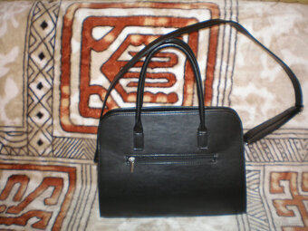 Sprzedam torebkę w kolorze czarnym - 2