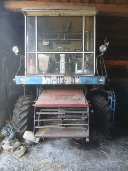 kombajn E512 s rozbíječem slámy - 2