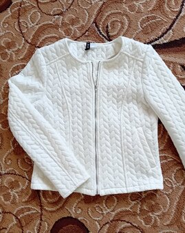 Biała bluza zasuwana na suwak - 2