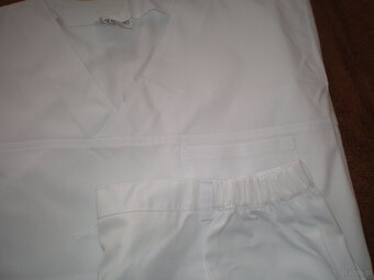 Sprzedam męski tzw. mundurek medyczny rozmiar  56 nowy, cena - 2