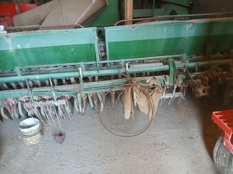 traktorová secí mašina - 2