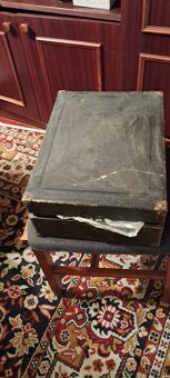 Sprzedam  maszyne do szycia i  do odtwarzania muzyki - 2